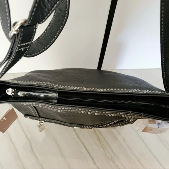 b.o.c. Crossbody Bag w/ phone charger NWT - Picture 7 of 11